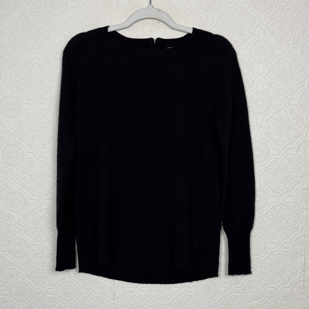 Halogen 100% Cashmere Sweater Women’s Small Black‎ Long Sleeve Crewneck